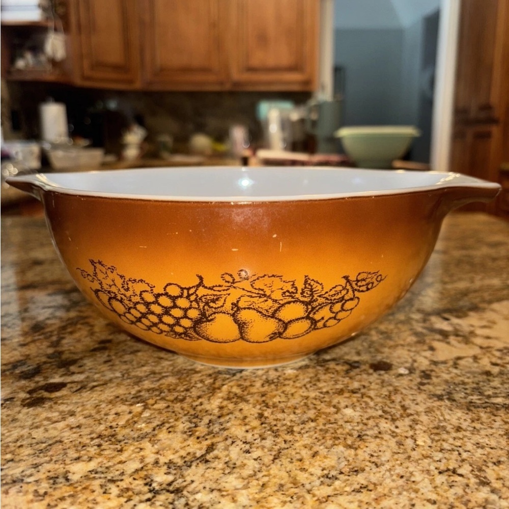Vintage Pyrex Old Orchard 10" Cinderella Mixing Bowl 2 1/2 Quart 443